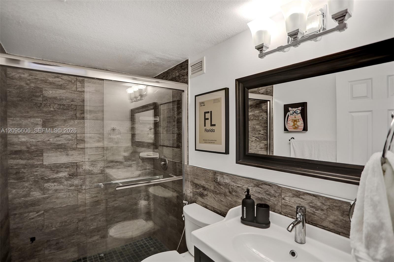 2501 S Ocean Drive 531 (available Dec 10) Property Photo 19