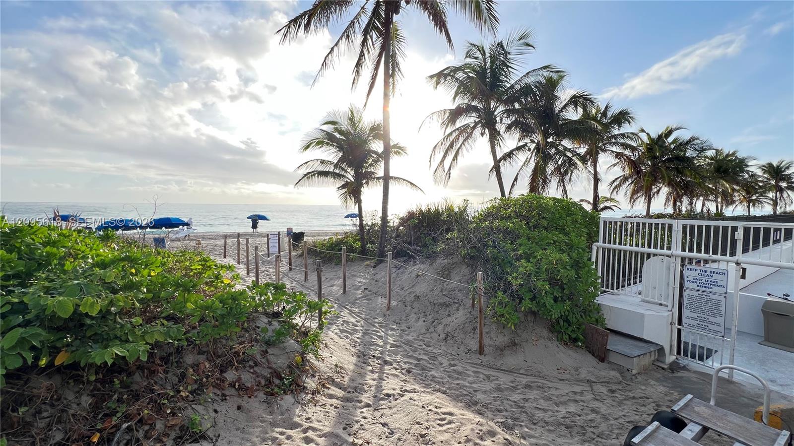 1985 S Ocean Drive 10g Property Photo 1