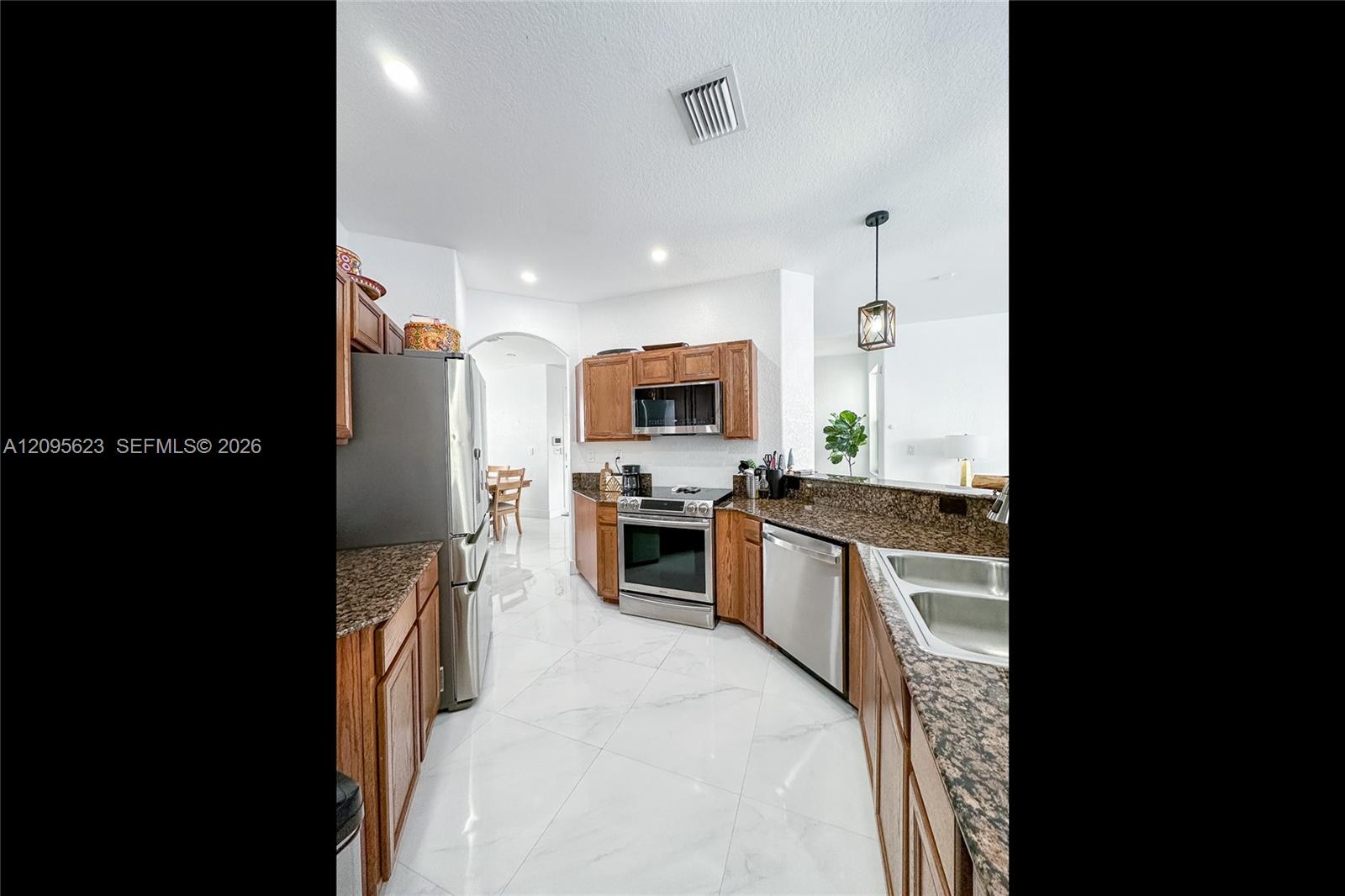 A12095623 Property Photo 10