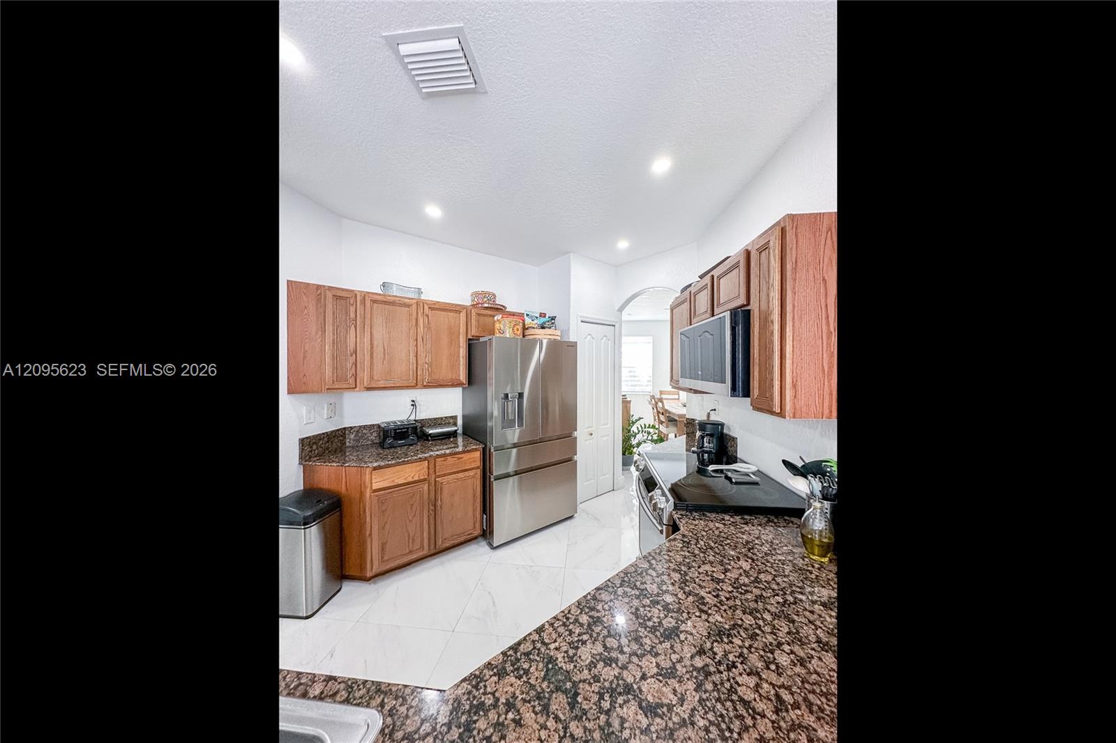 A12095623 Property Photo 12