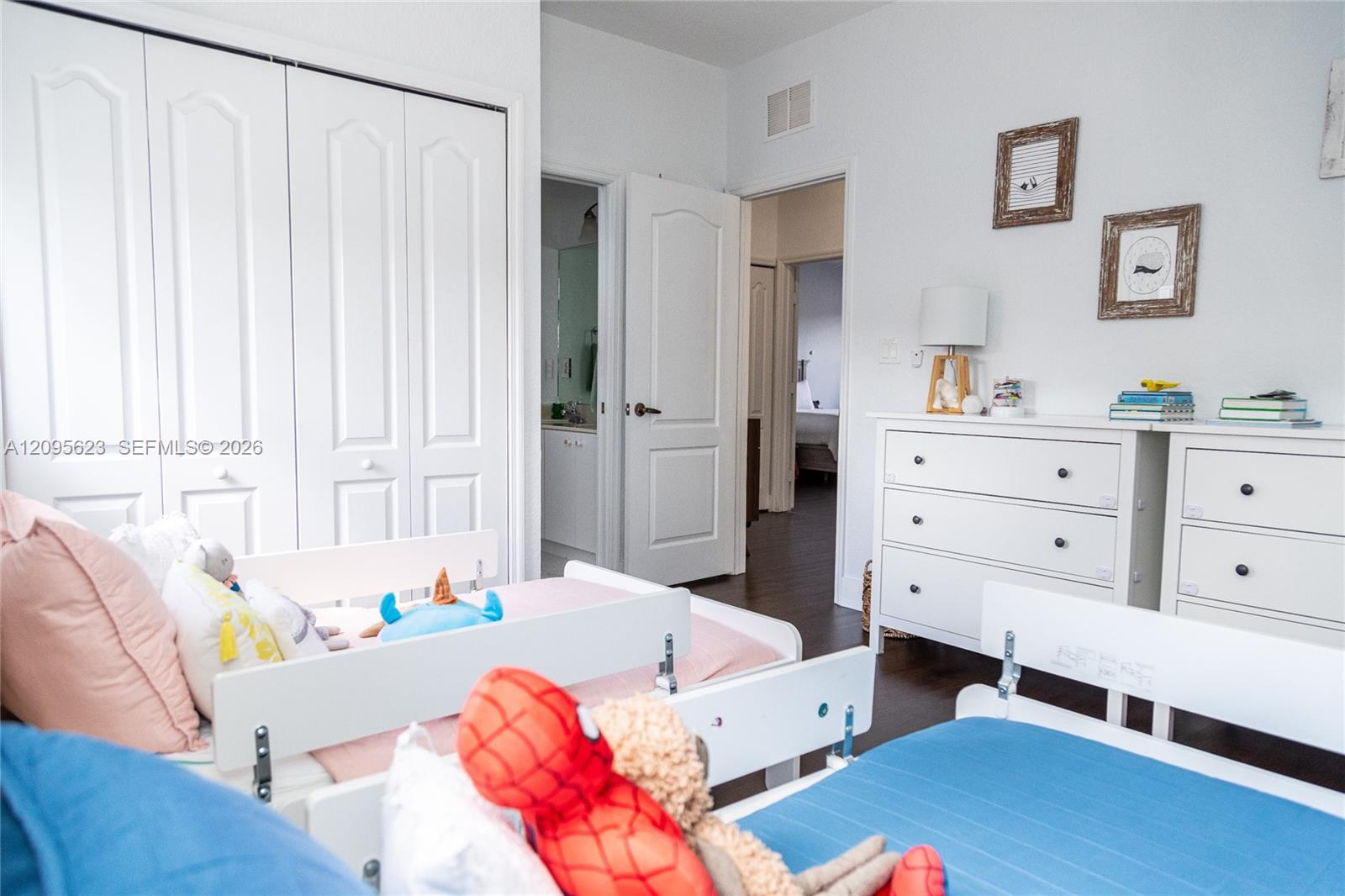A12095623 Property Photo 26