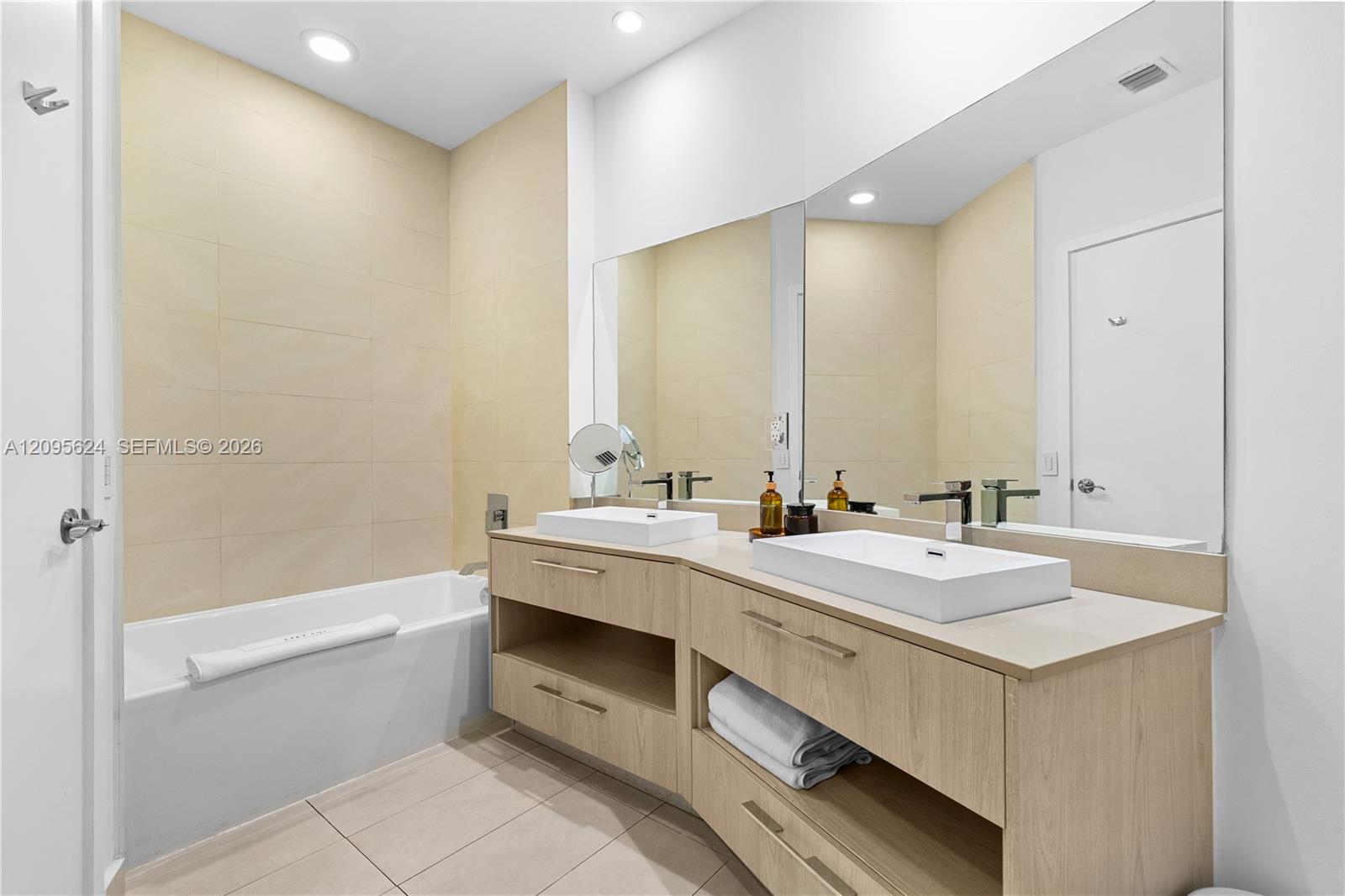 4111 S Ocean Drive 201 Property Photo 10