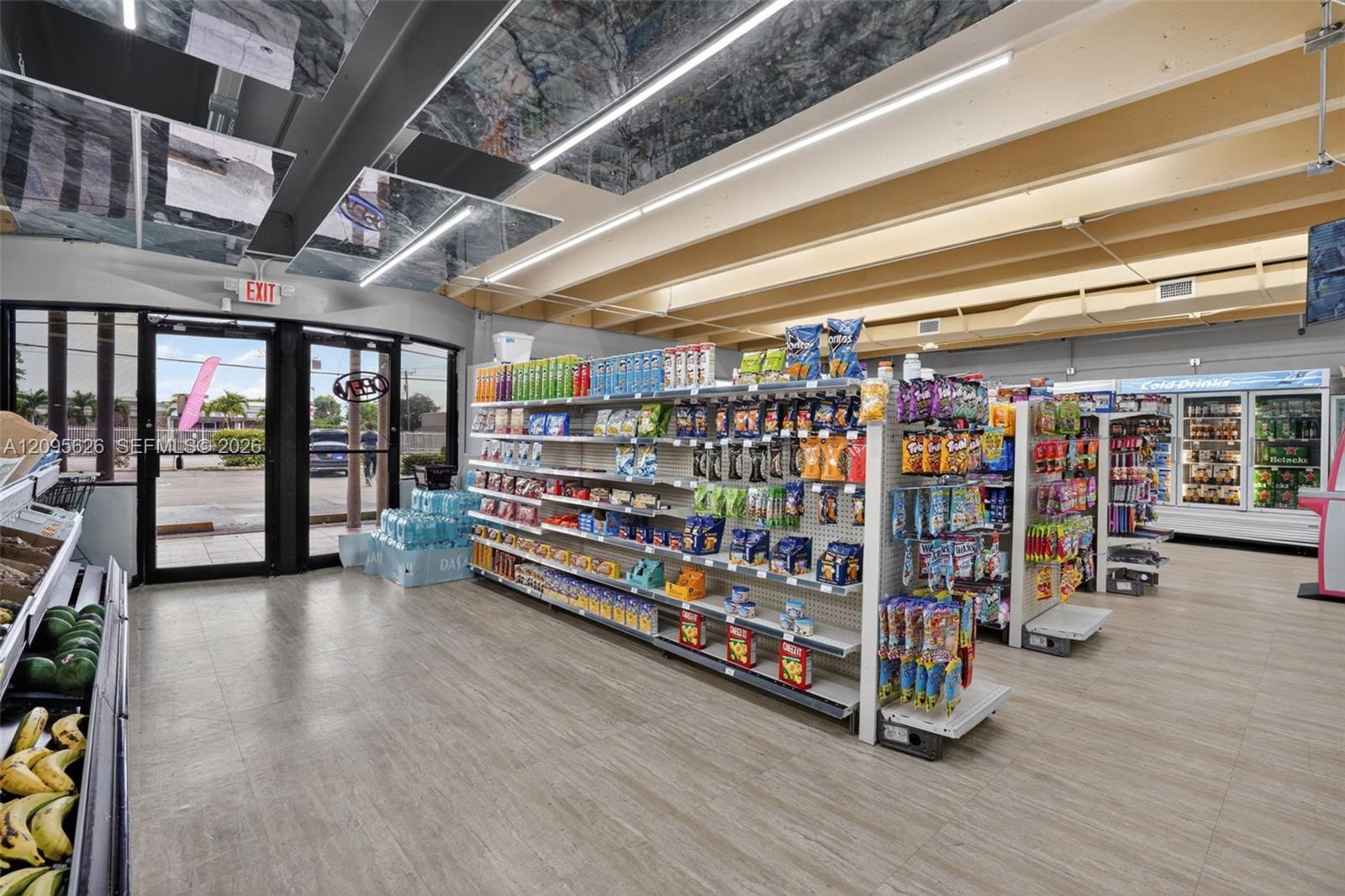 Turnkey Grocery Property Photo 5