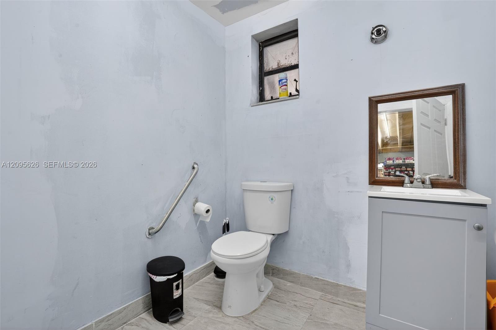 Turnkey Grocery Property Photo 26
