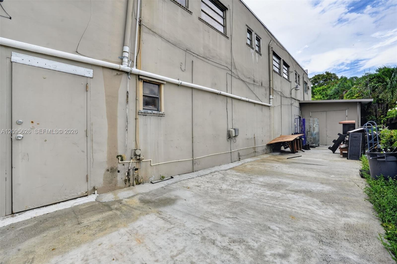 Turnkey Grocery Property Photo 29