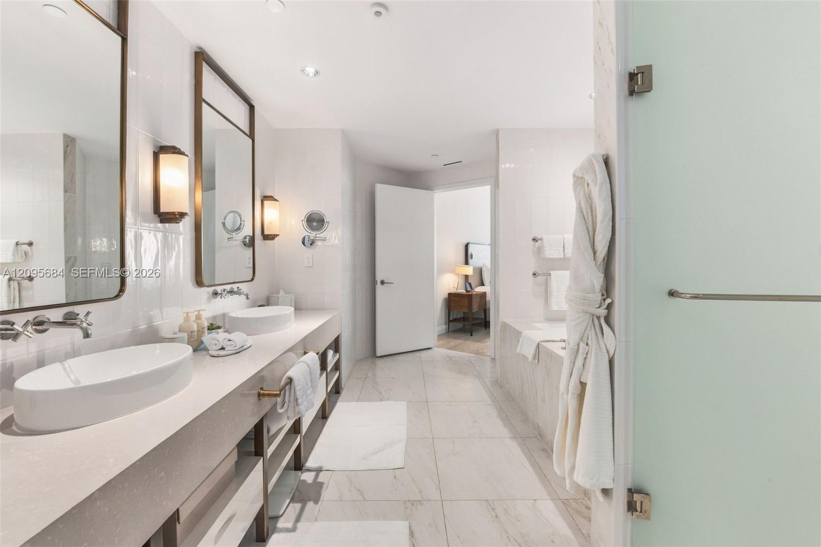 525 N Fort Lauderdale Beach Boulevard 1504 Property Photo 10