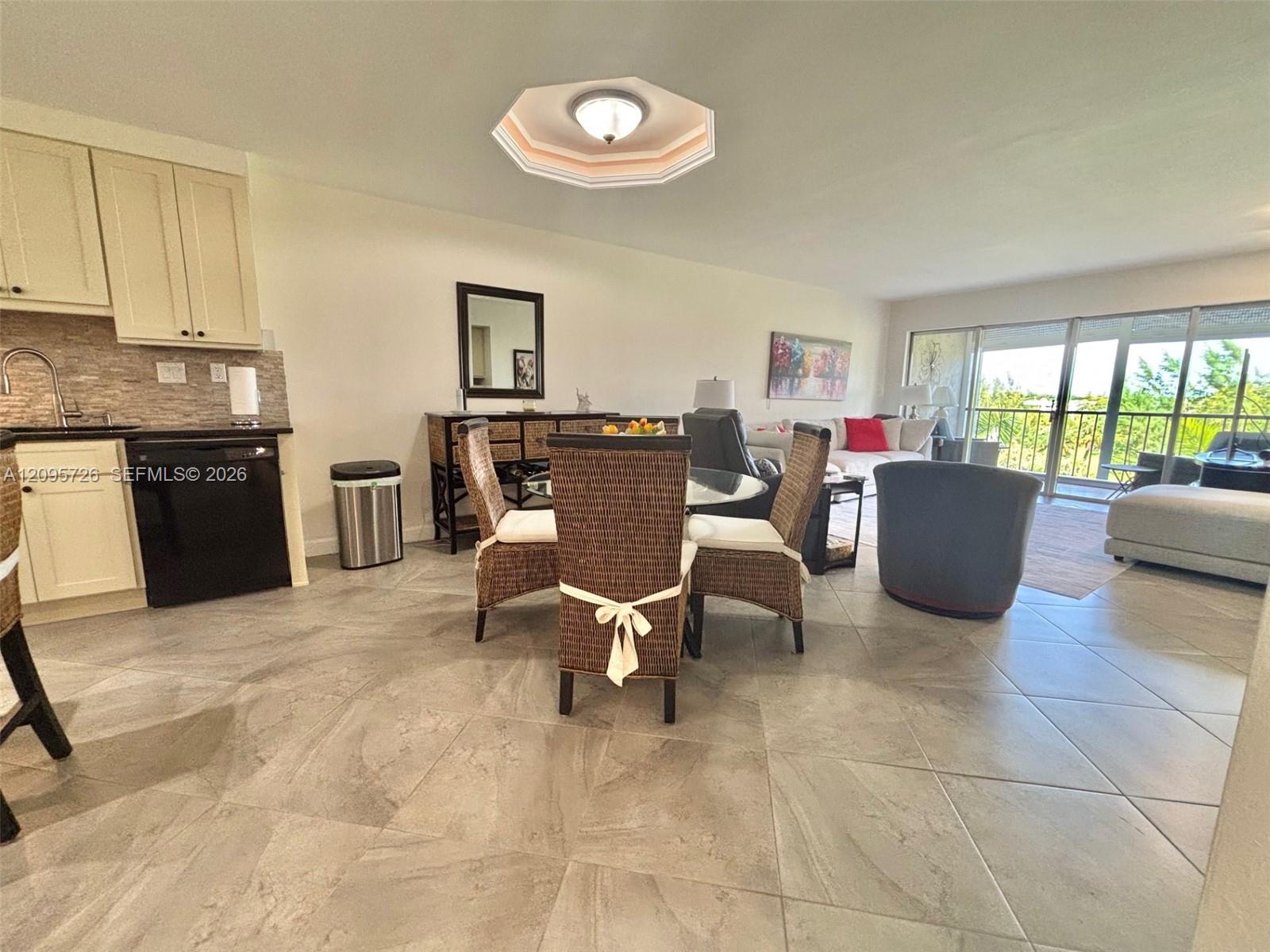 3920 Inverrary Boulevard 607c Property Photo 11