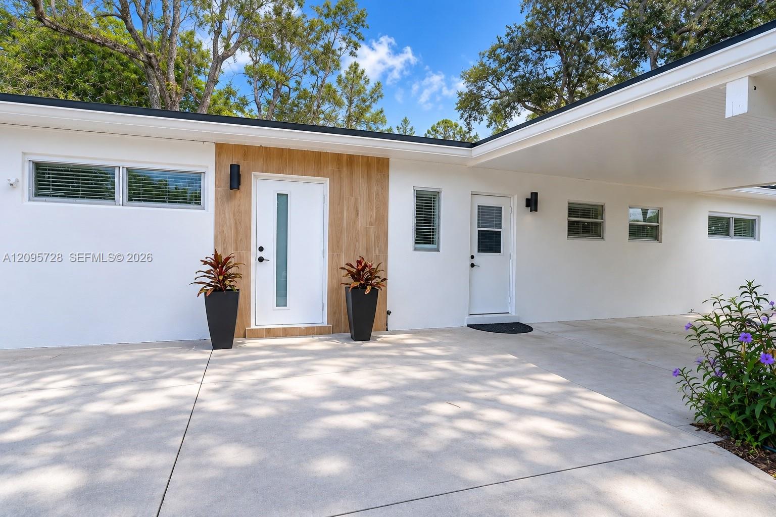 3121 Sw 15th Court Property Photo 5