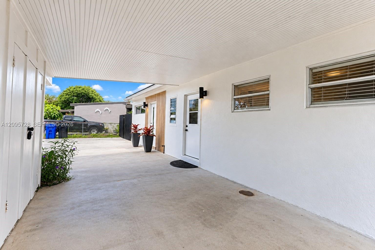 3121 Sw 15th Court Property Photo 6