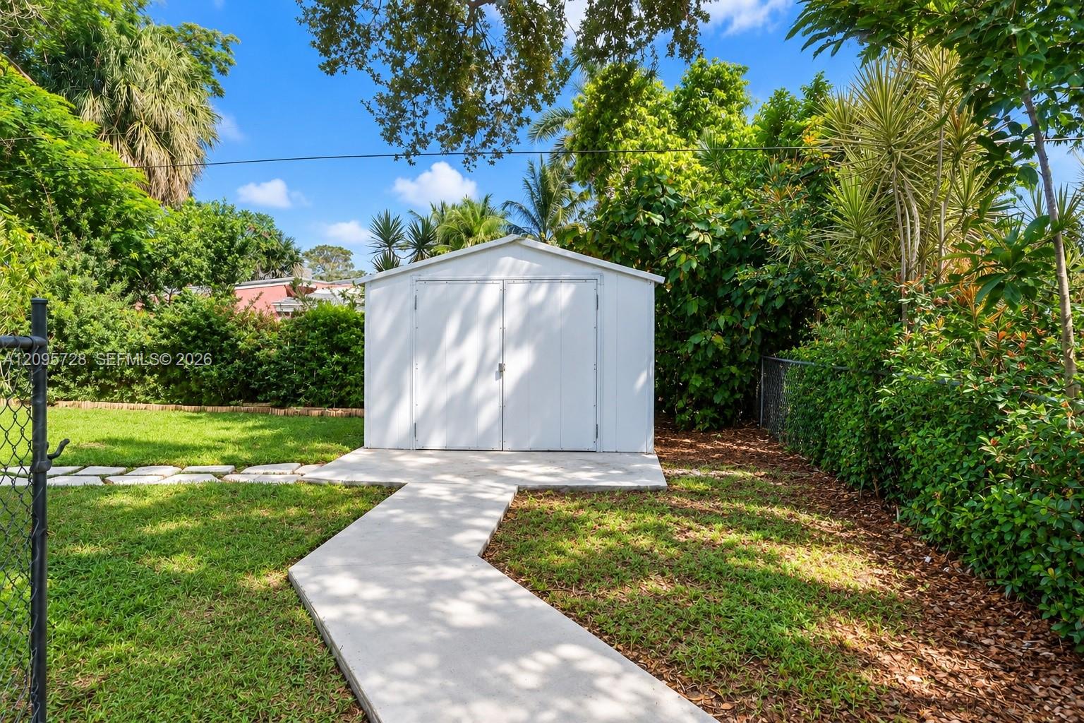 3121 Sw 15th Court Property Photo 12