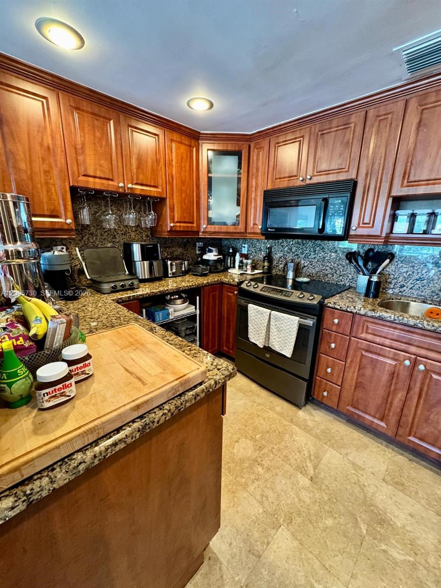 2451 Brickell Avenue 5p Property Photo 8