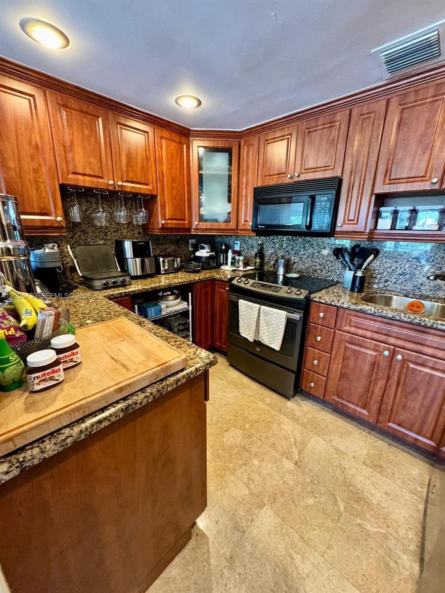 2451 Brickell Avenue 5p Property Photo 10