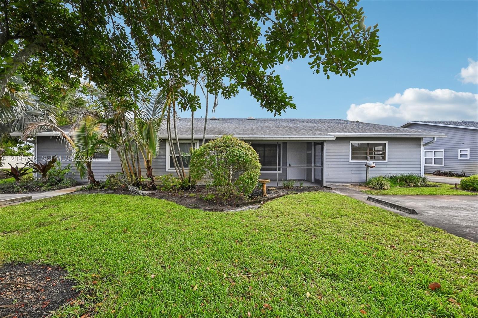 9095 Se Hobe Ridge Avenue Property Photo 1