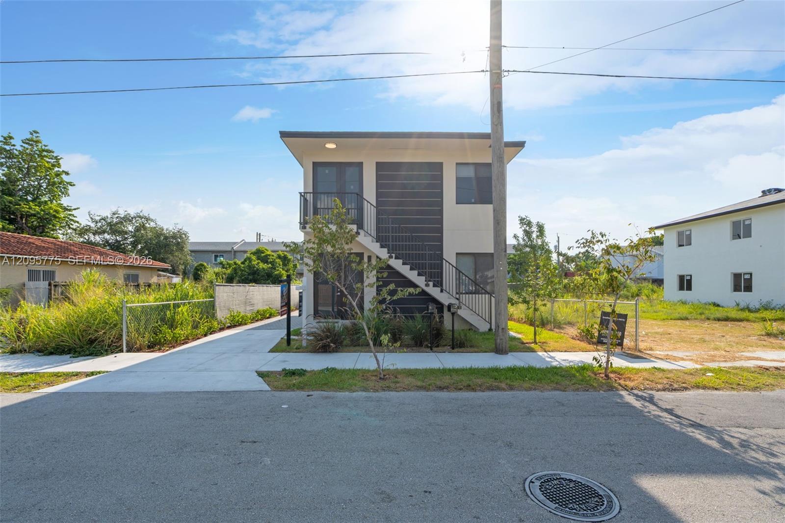 102 Pl B Property Photo 1