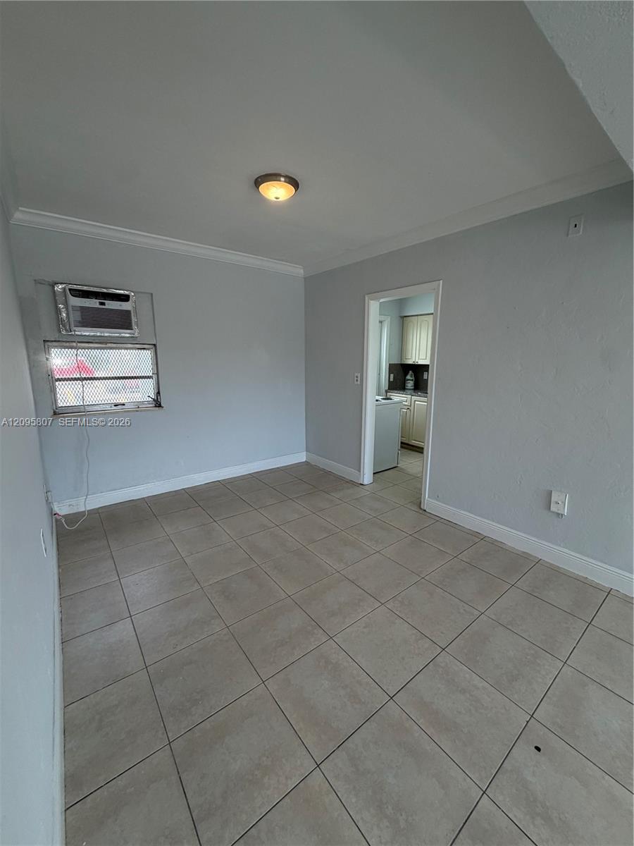 561 Sw 7th Street 1 Property Photo 2