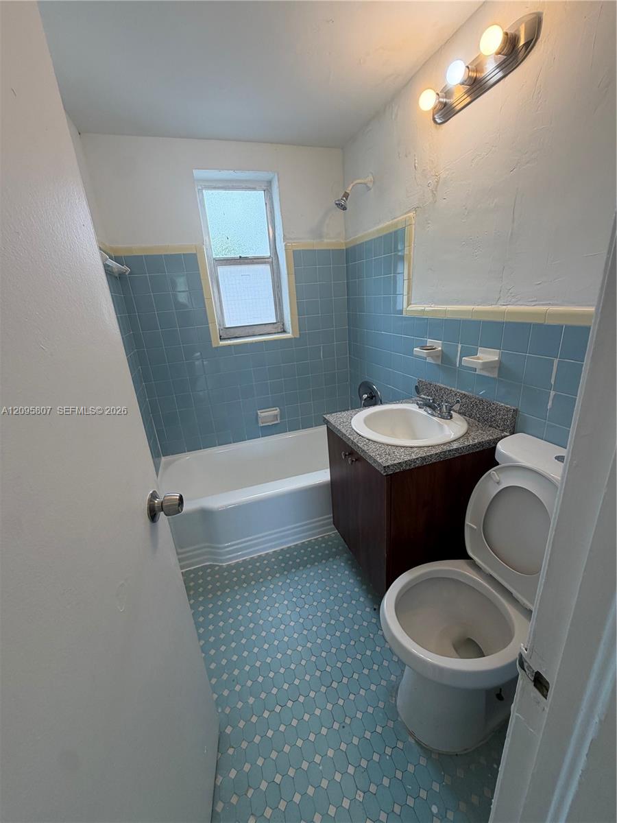 561 Sw 7th Street 1 Property Photo 7