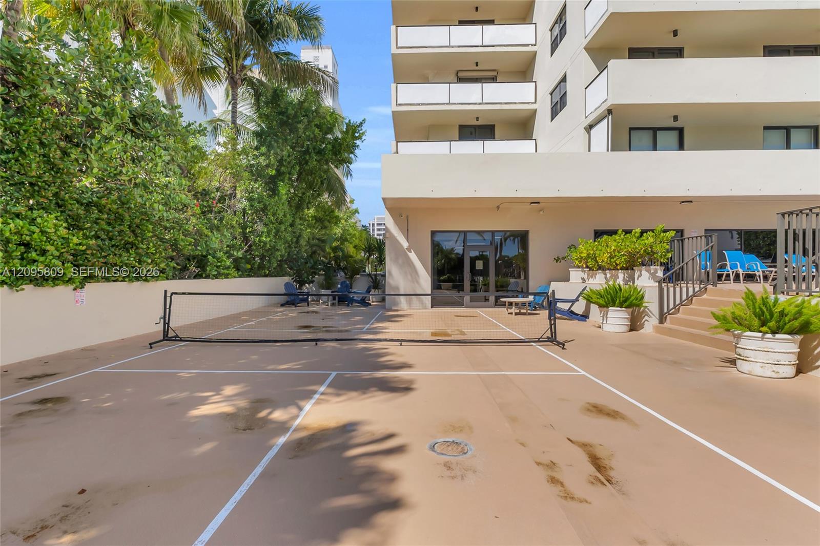 1623 Collins Avenue 812 Property Photo 9