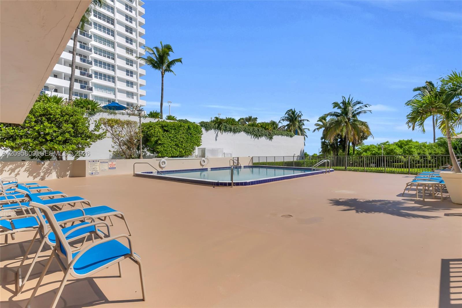 1623 Collins Avenue 812 Property Photo 10