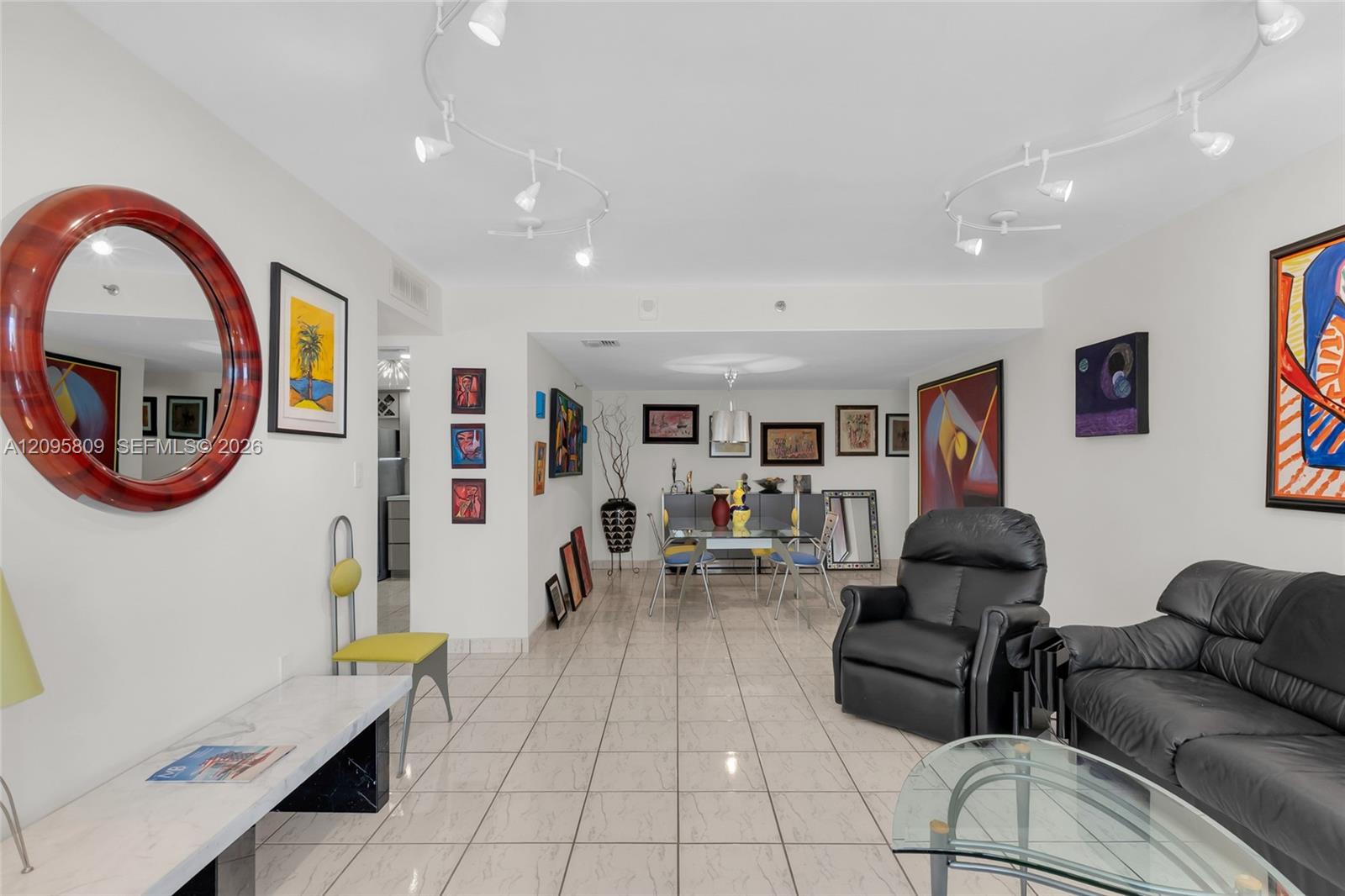 1623 Collins Avenue 812 Property Photo 14