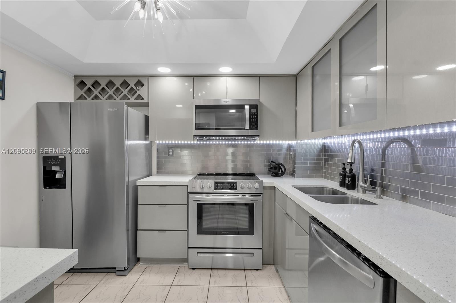 1623 Collins Avenue 812 Property Photo 16