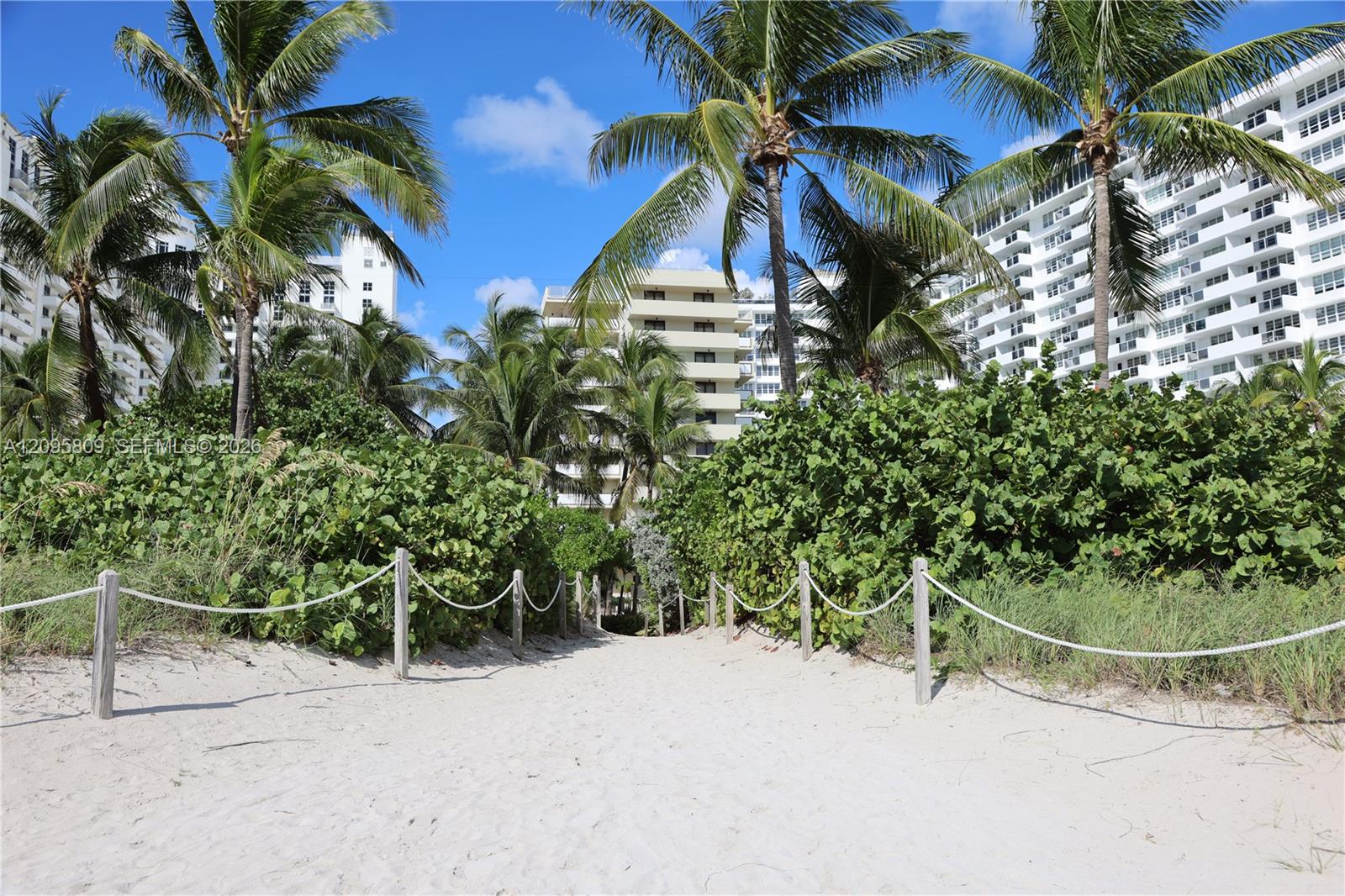 1623 Collins Avenue 812 Property Photo 27