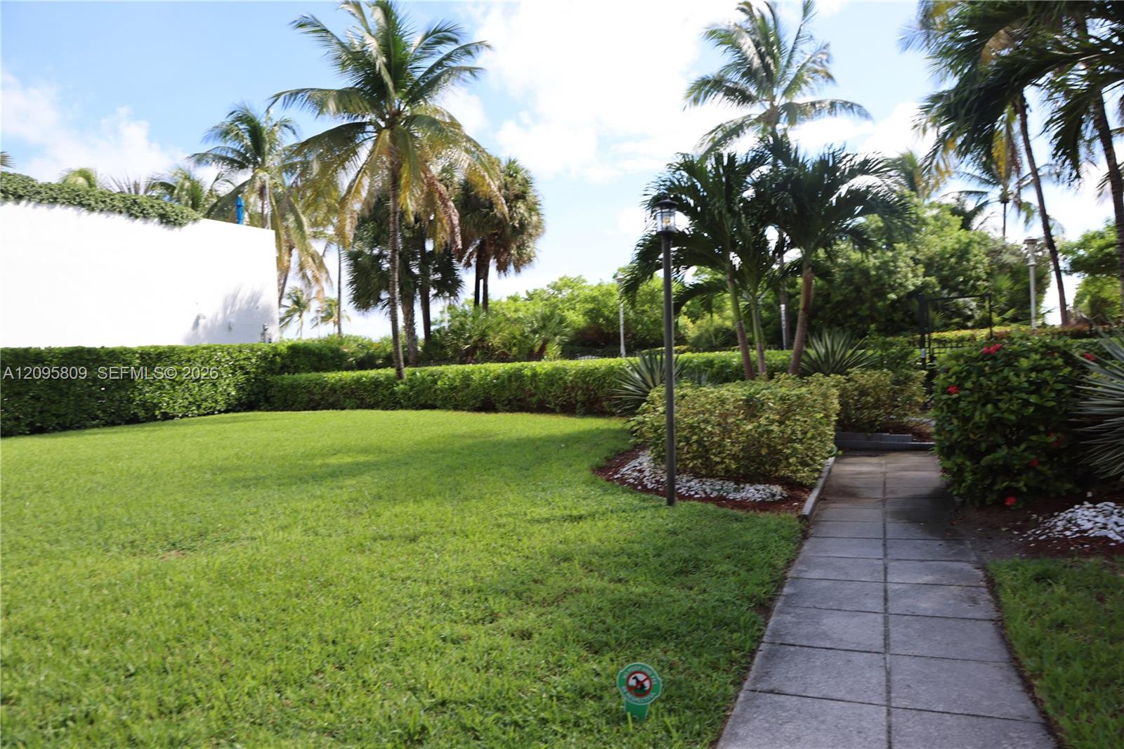1623 Collins Avenue 812 Property Photo 28