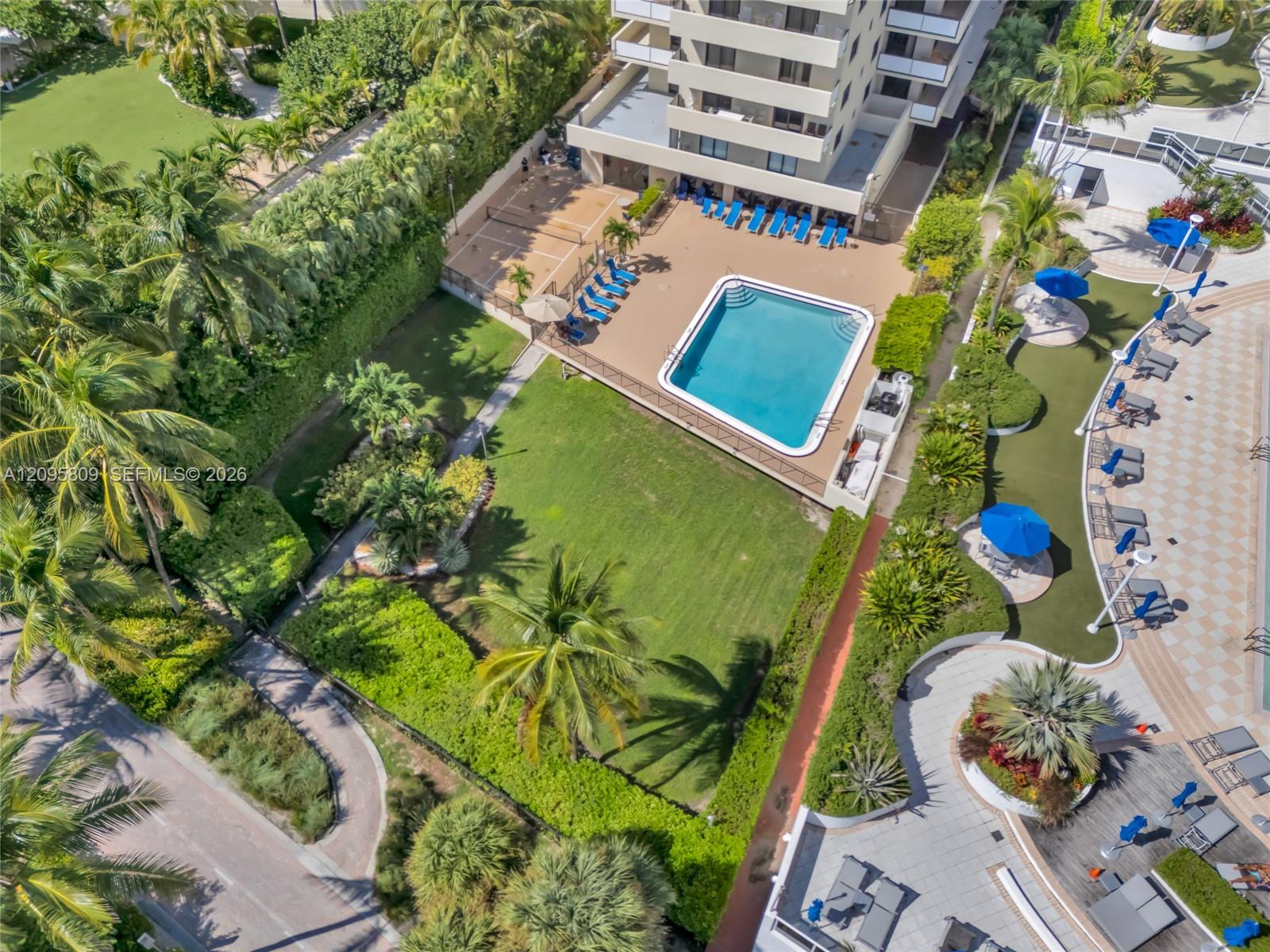 1623 Collins Avenue 812 Property Photo 30