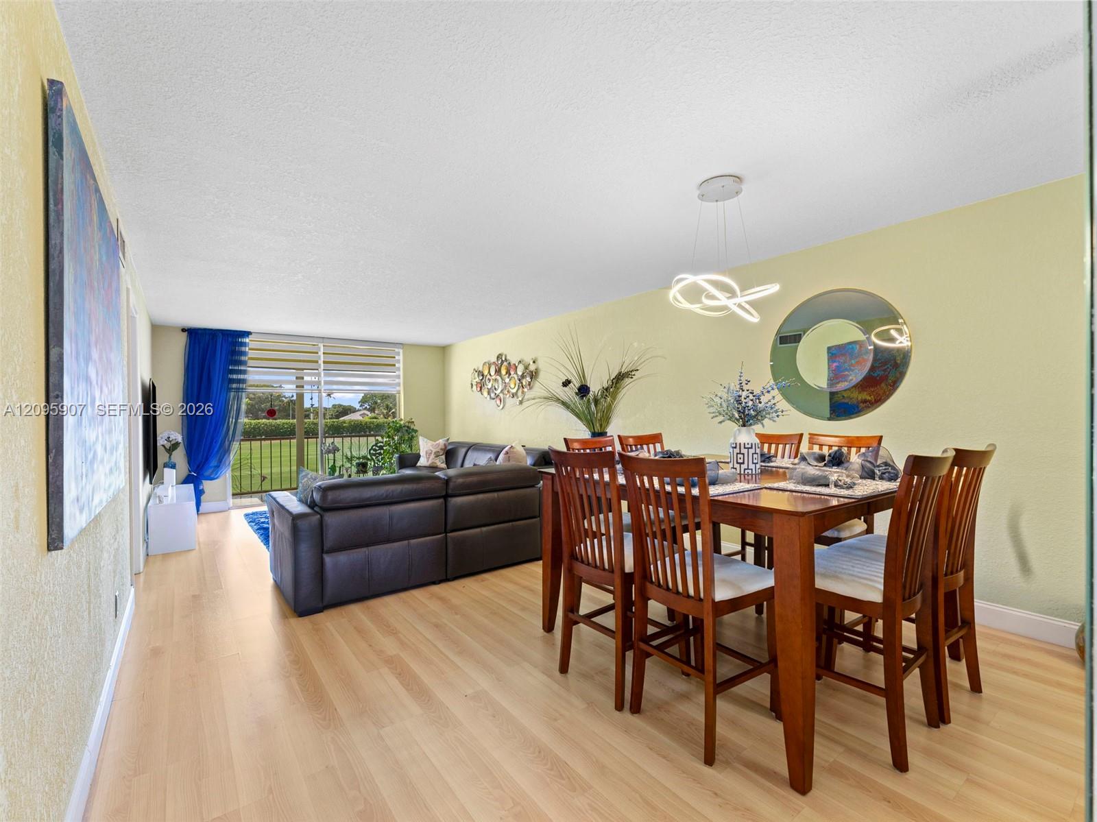 9820 S Hollybrook Lake Drive 208 Property Photo 1