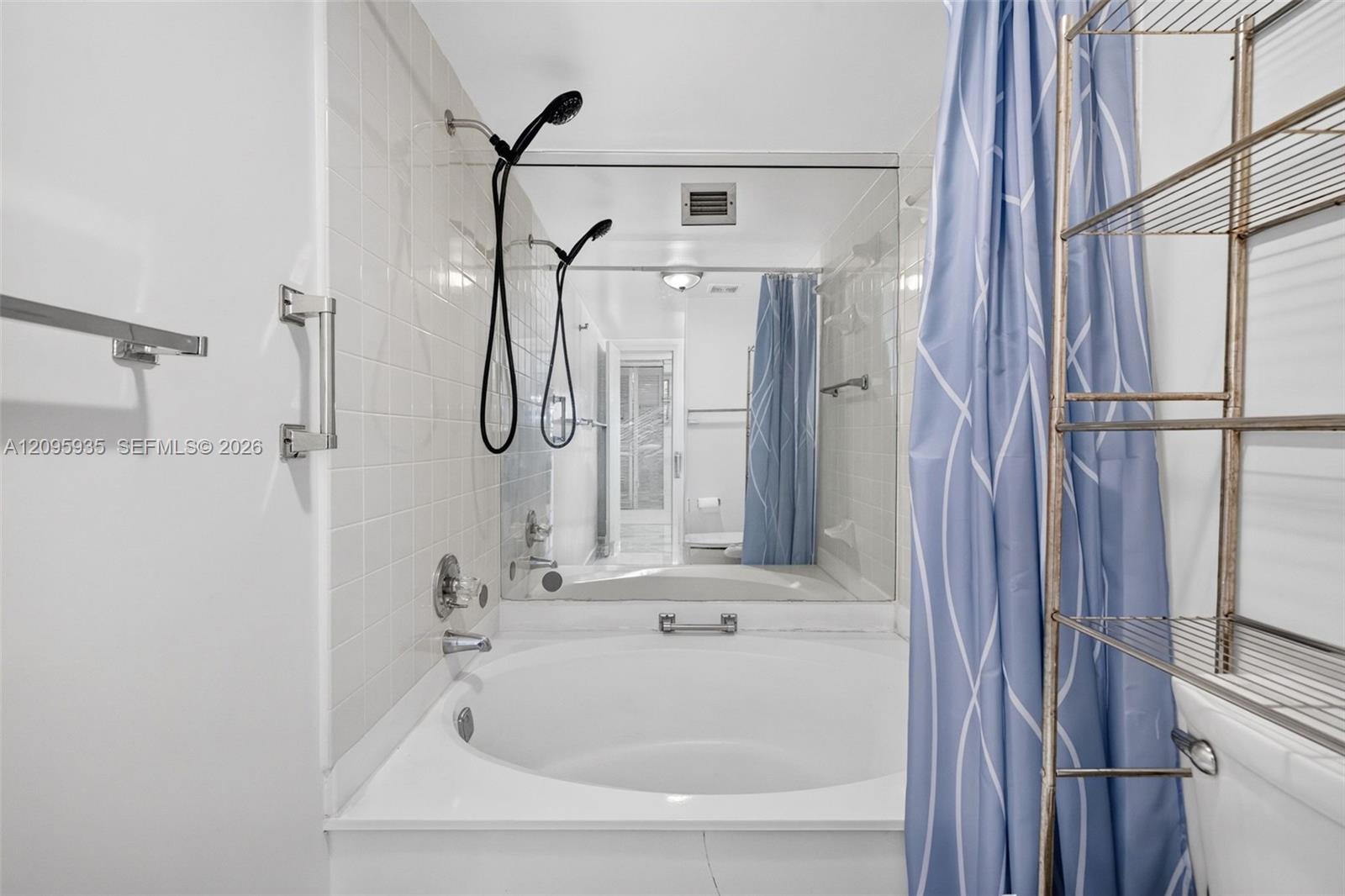 1000 Parkview Drive 715 Property Photo 29