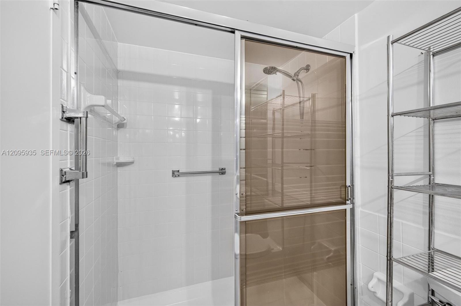 1000 Parkview Drive 715 Property Photo 37