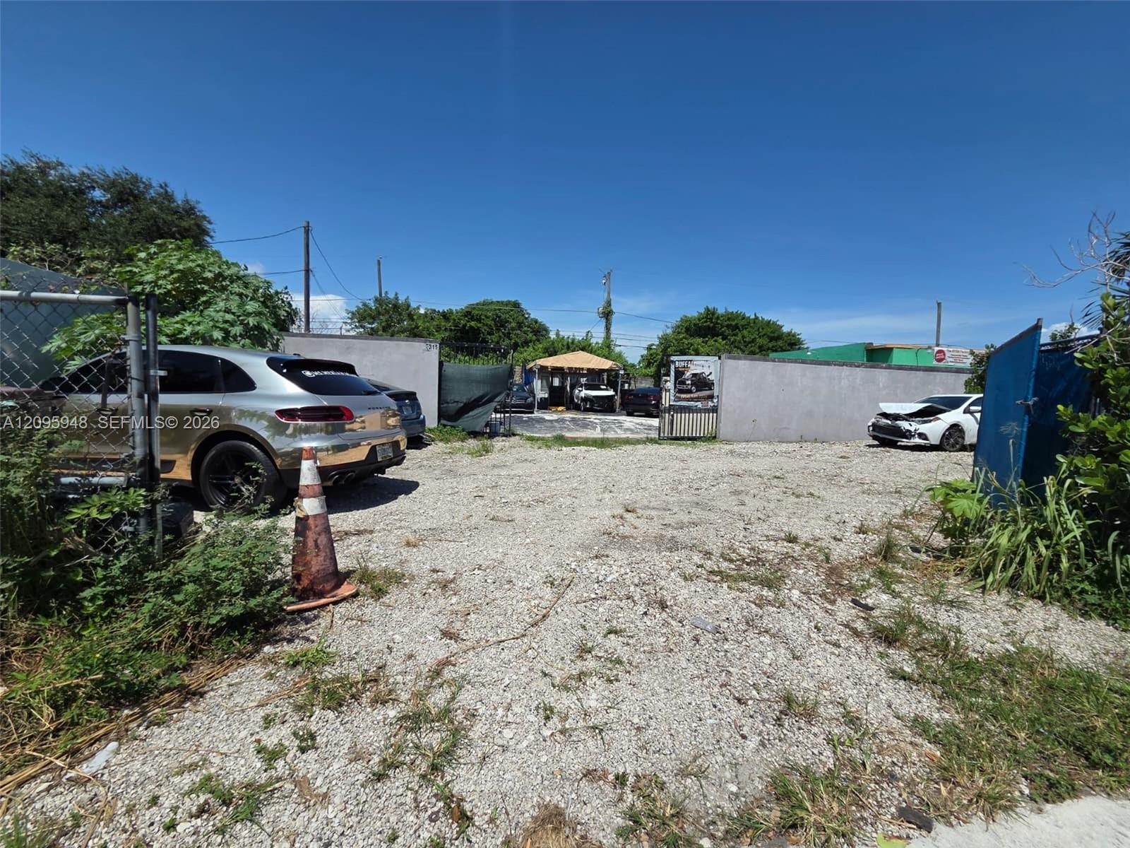 5315 Pembroke Road Property Photo 1
