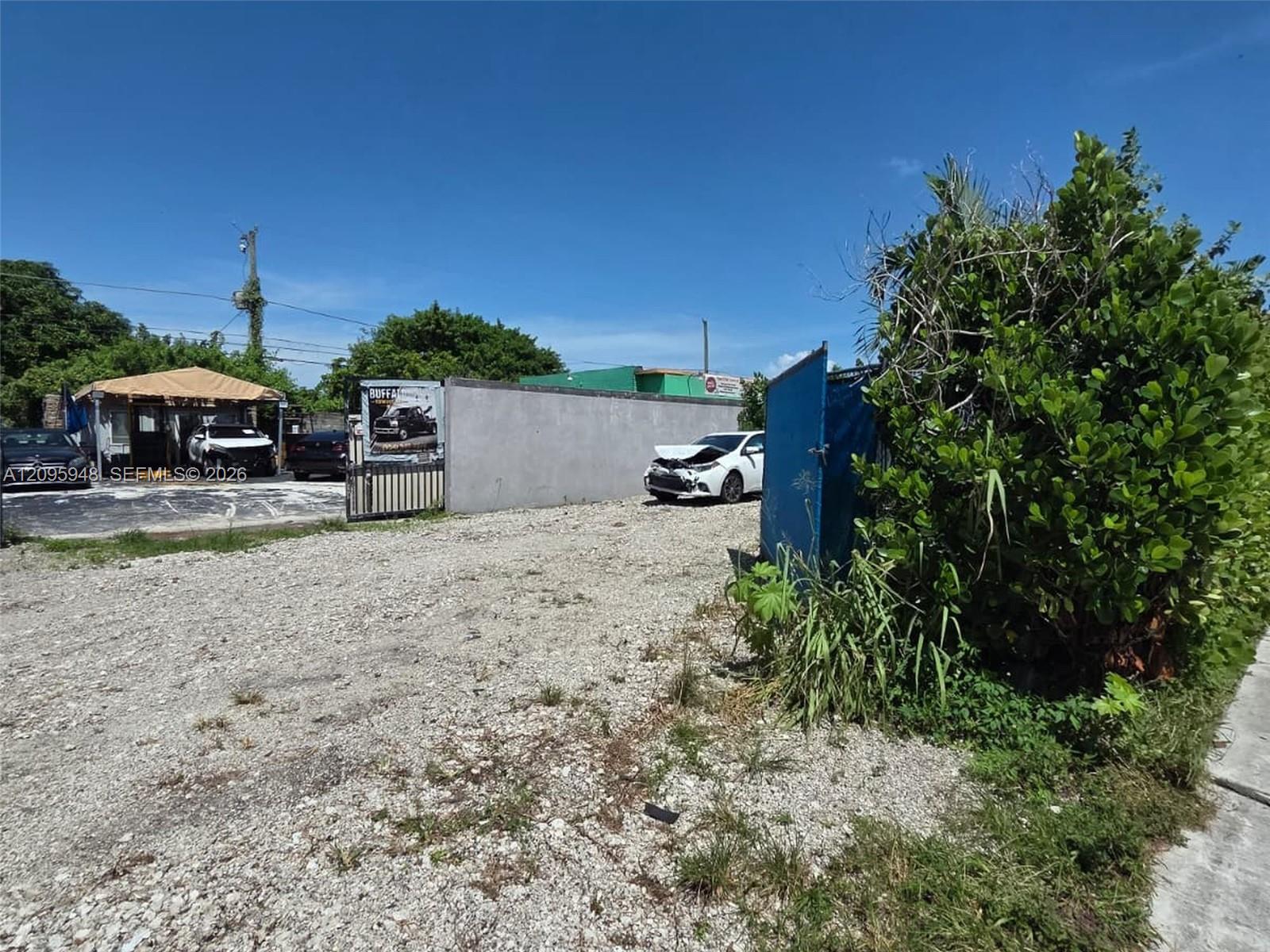 5315 Pembroke Road Property Photo 2