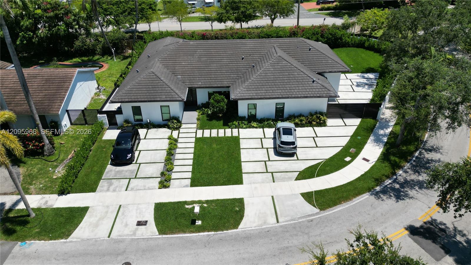 21498 Highland Lakes Boulevard Property Photo 1