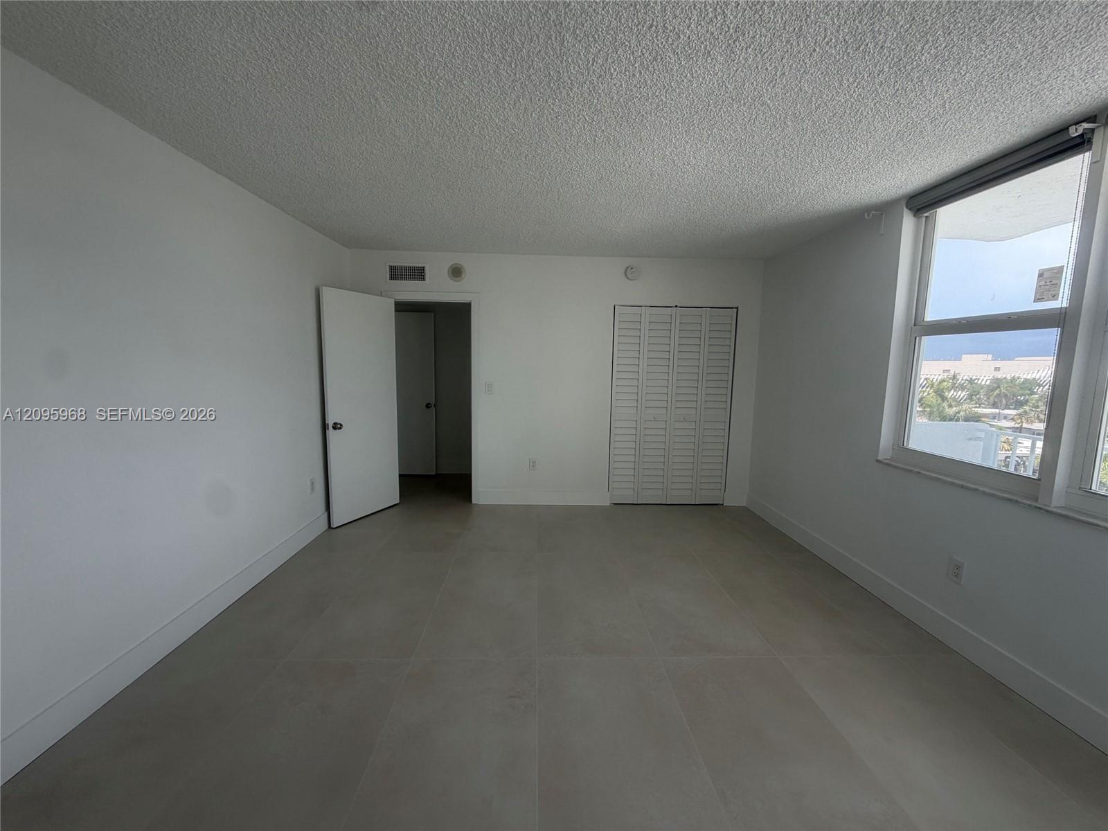 245 18th Street 805 Property Photo 17
