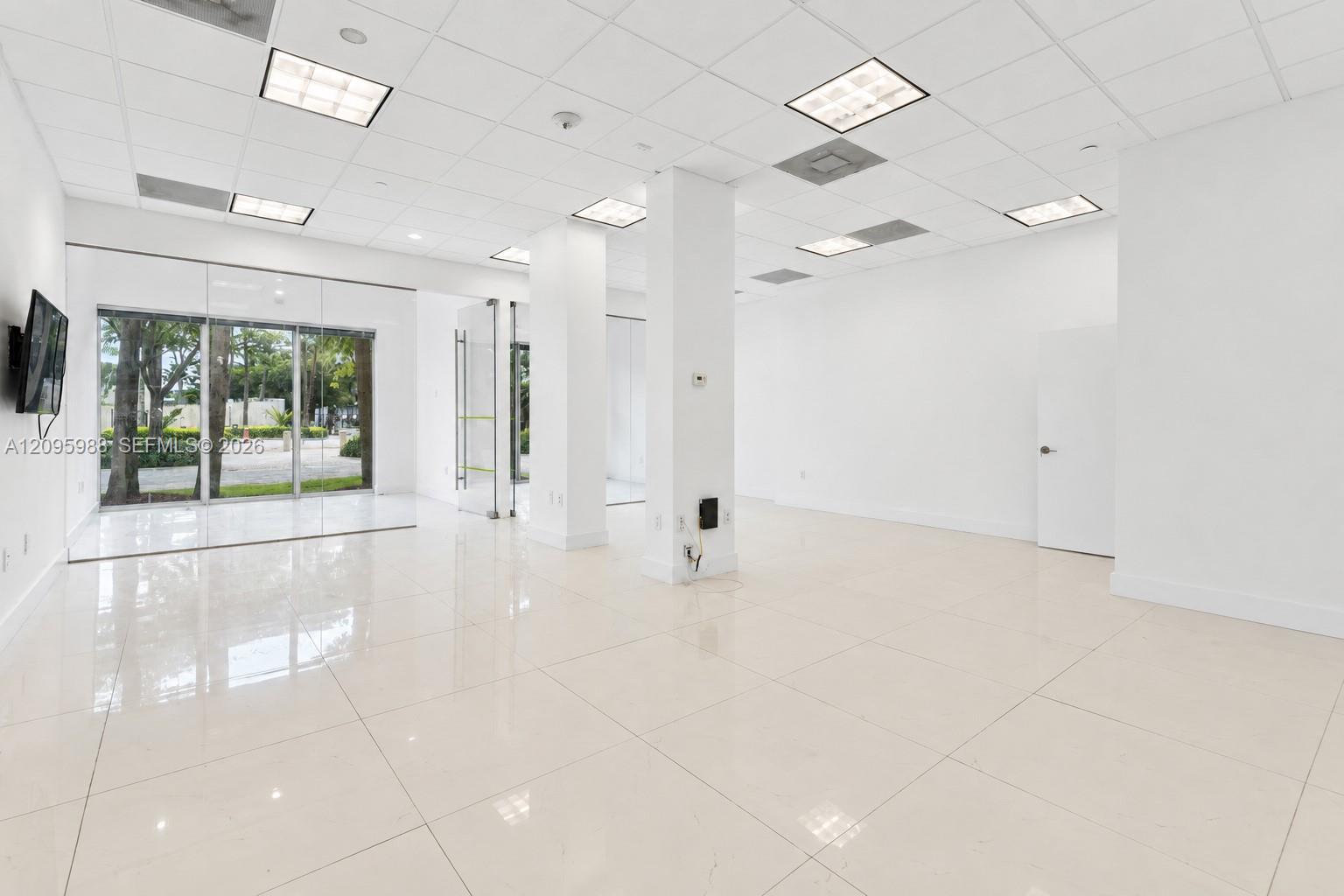 19370 Collins Avenue Cu-3 Property Photo 1