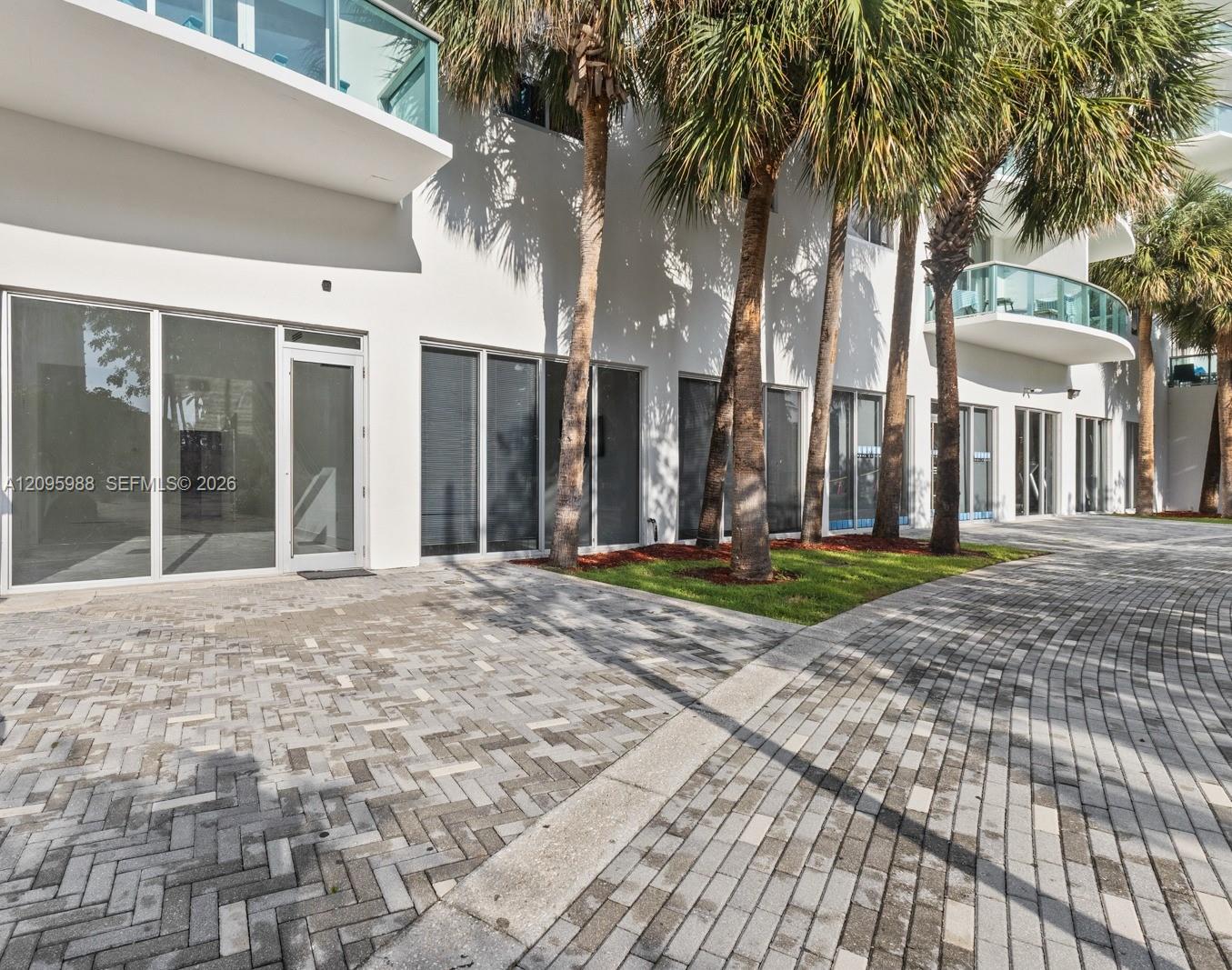 19370 Collins Avenue Cu-3 Property Photo 4