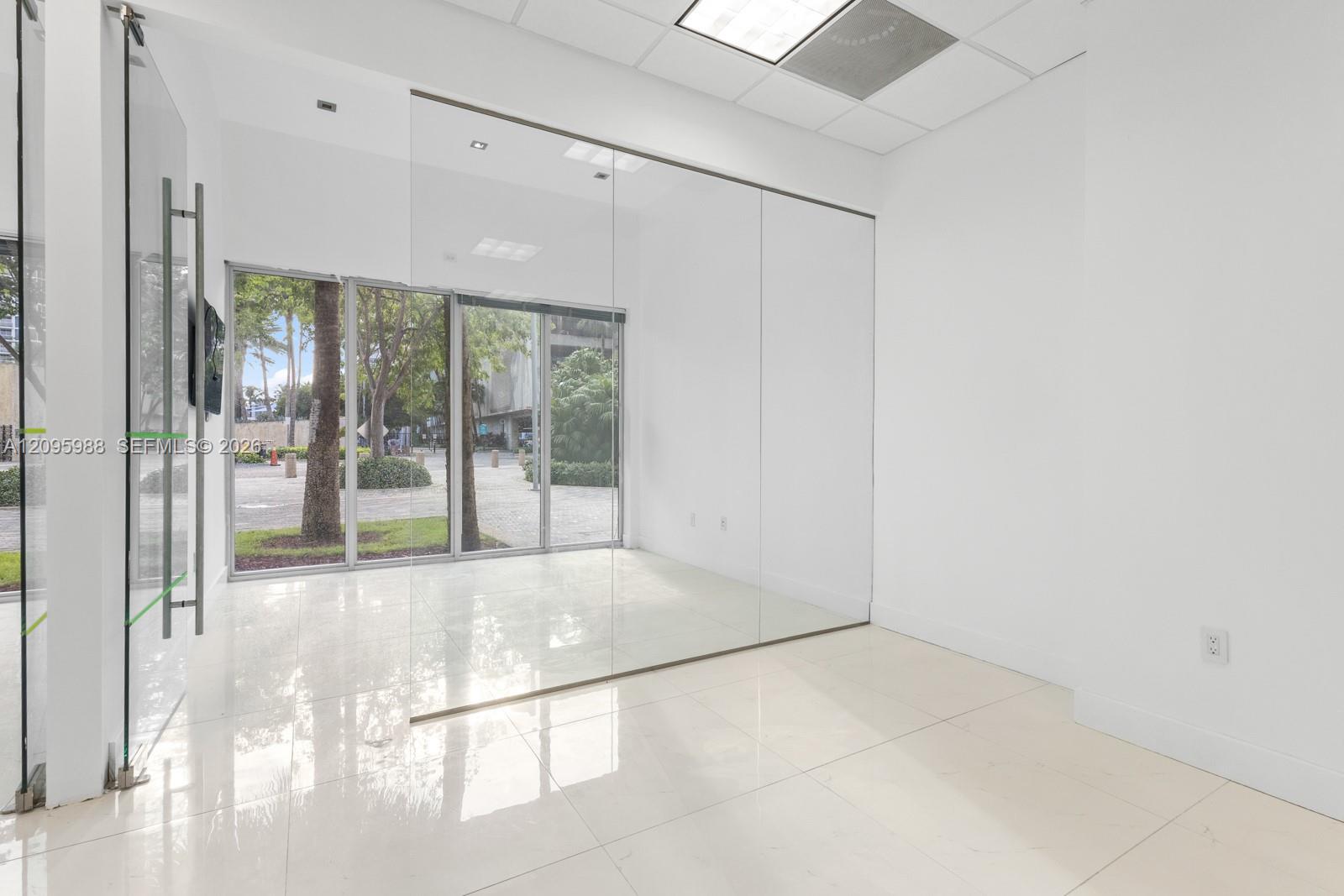 19370 Collins Avenue Cu-3 Property Photo 5