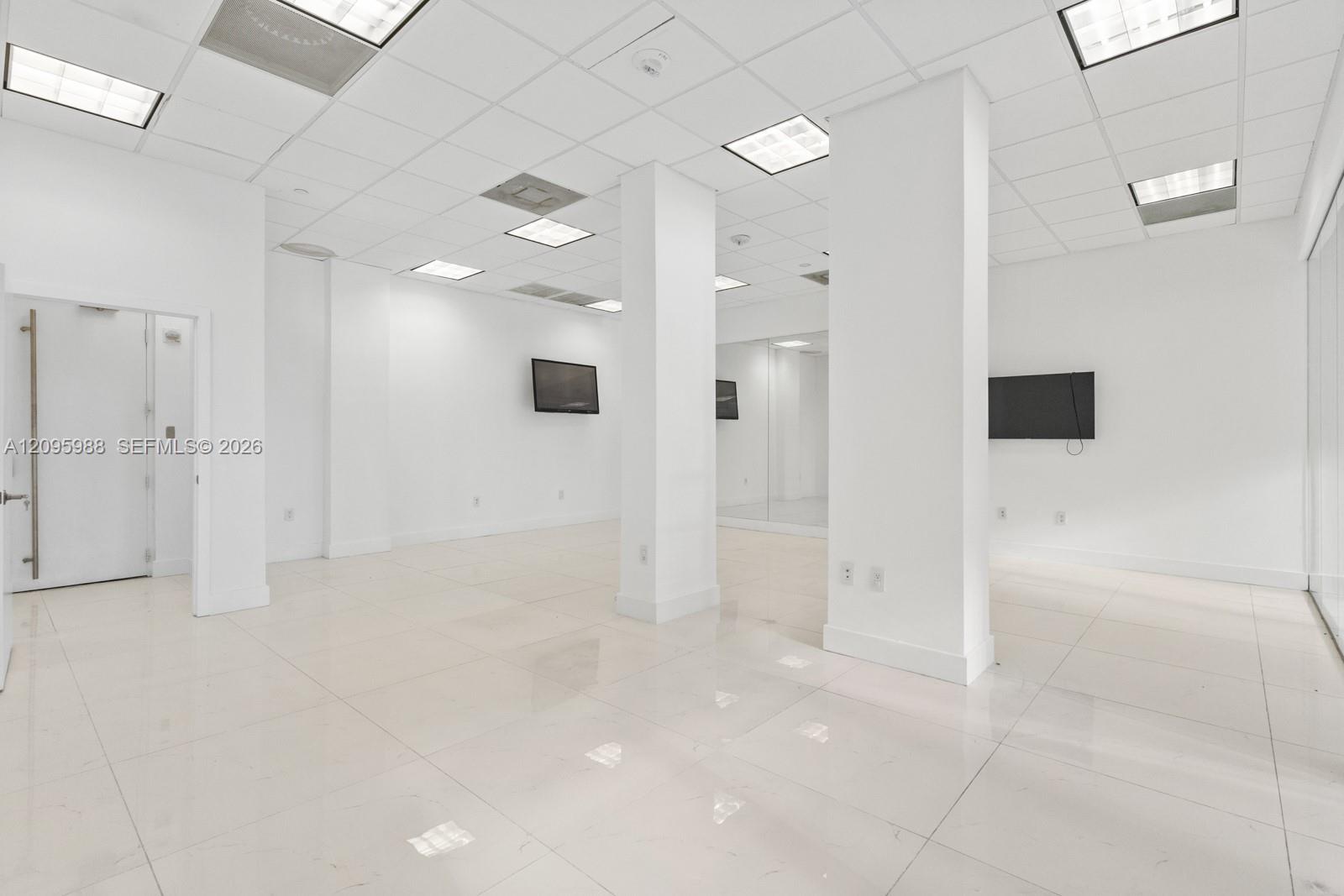 19370 Collins Avenue Cu-3 Property Photo 8