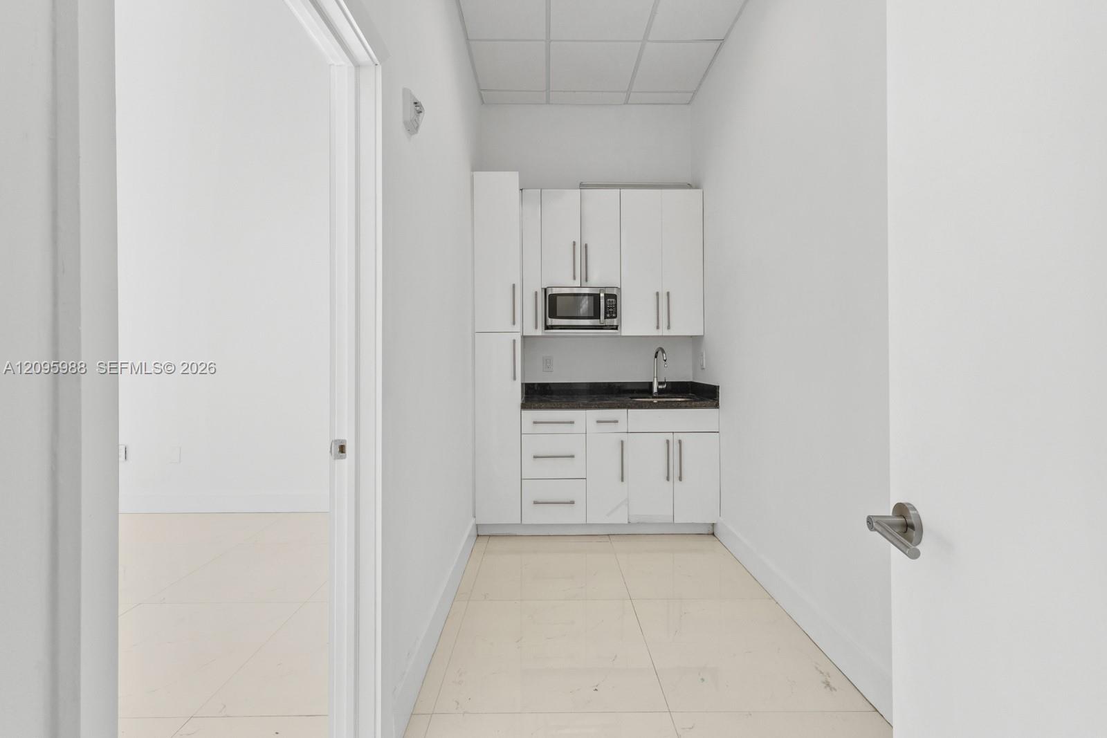 19370 Collins Avenue Cu-3 Property Photo 10