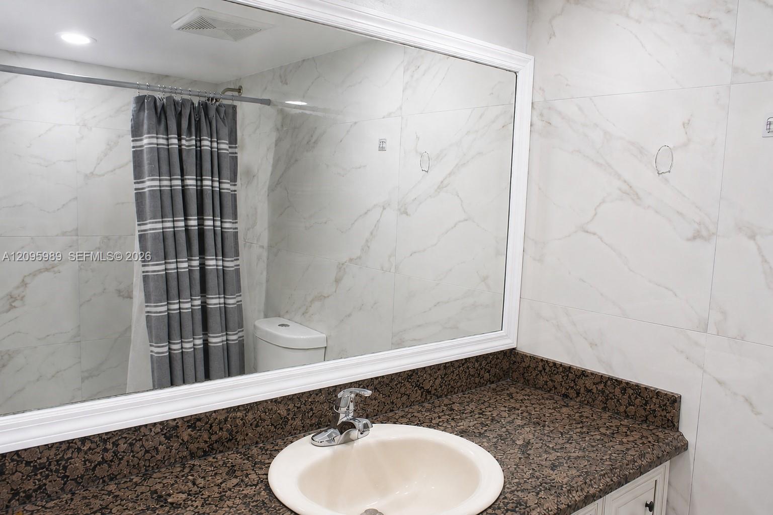 A12095989 Property Photo 6