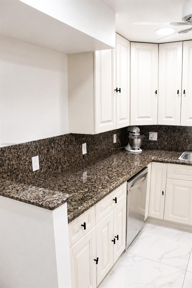 A12095989 Property Photo 11