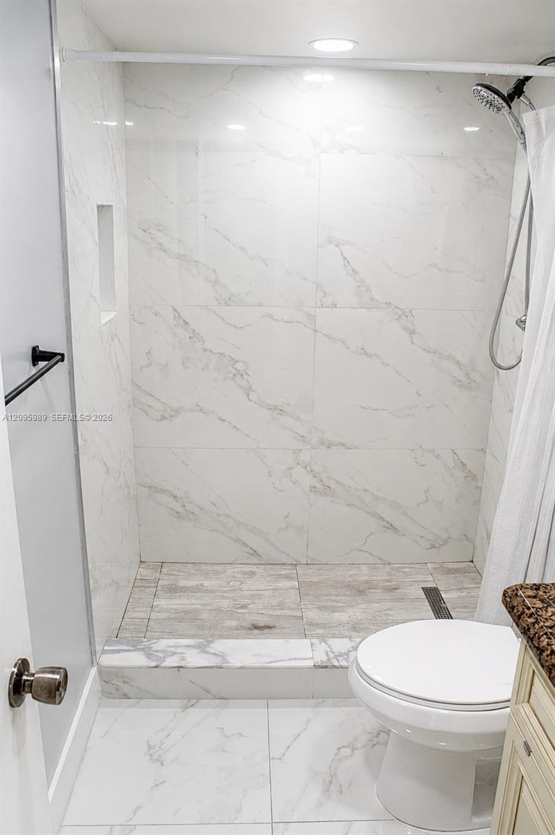 A12095989 Property Photo 14