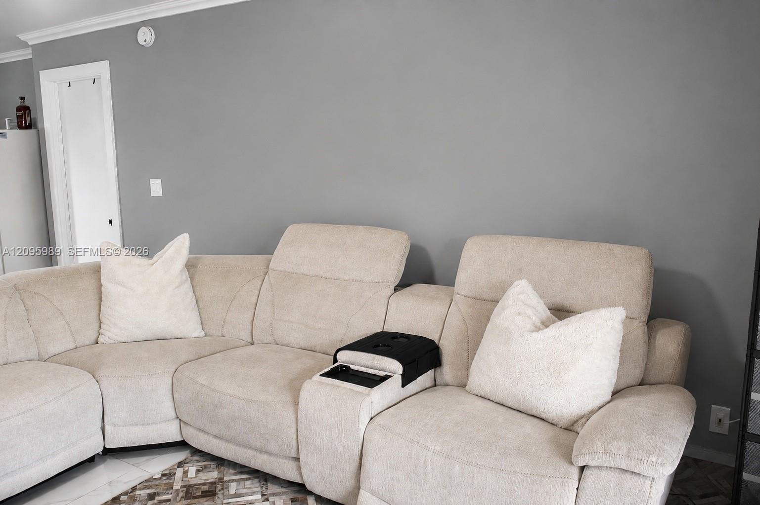 A12095989 Property Photo 17