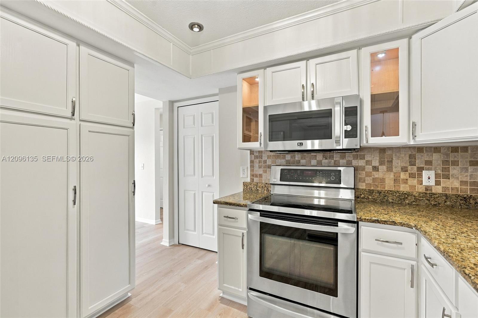 A12096135 Property Photo 7