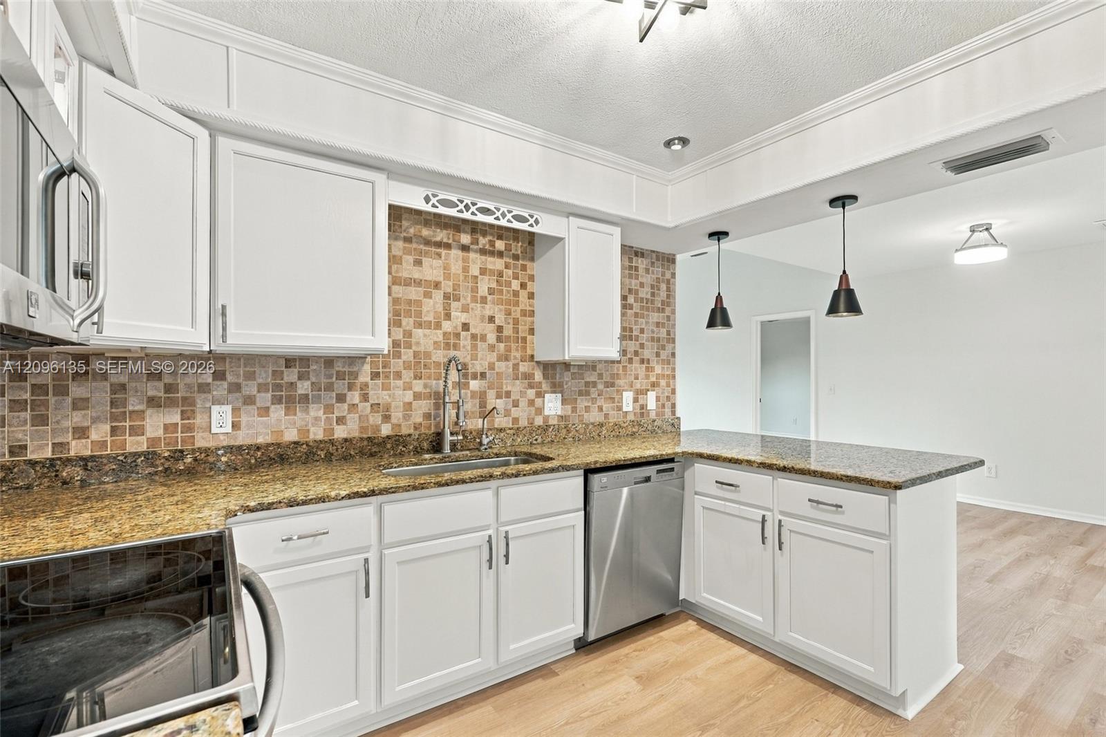 A12096135 Property Photo 8