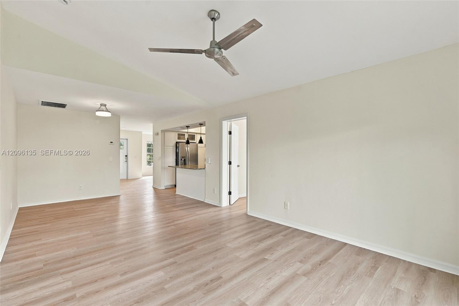 A12096135 Property Photo 14