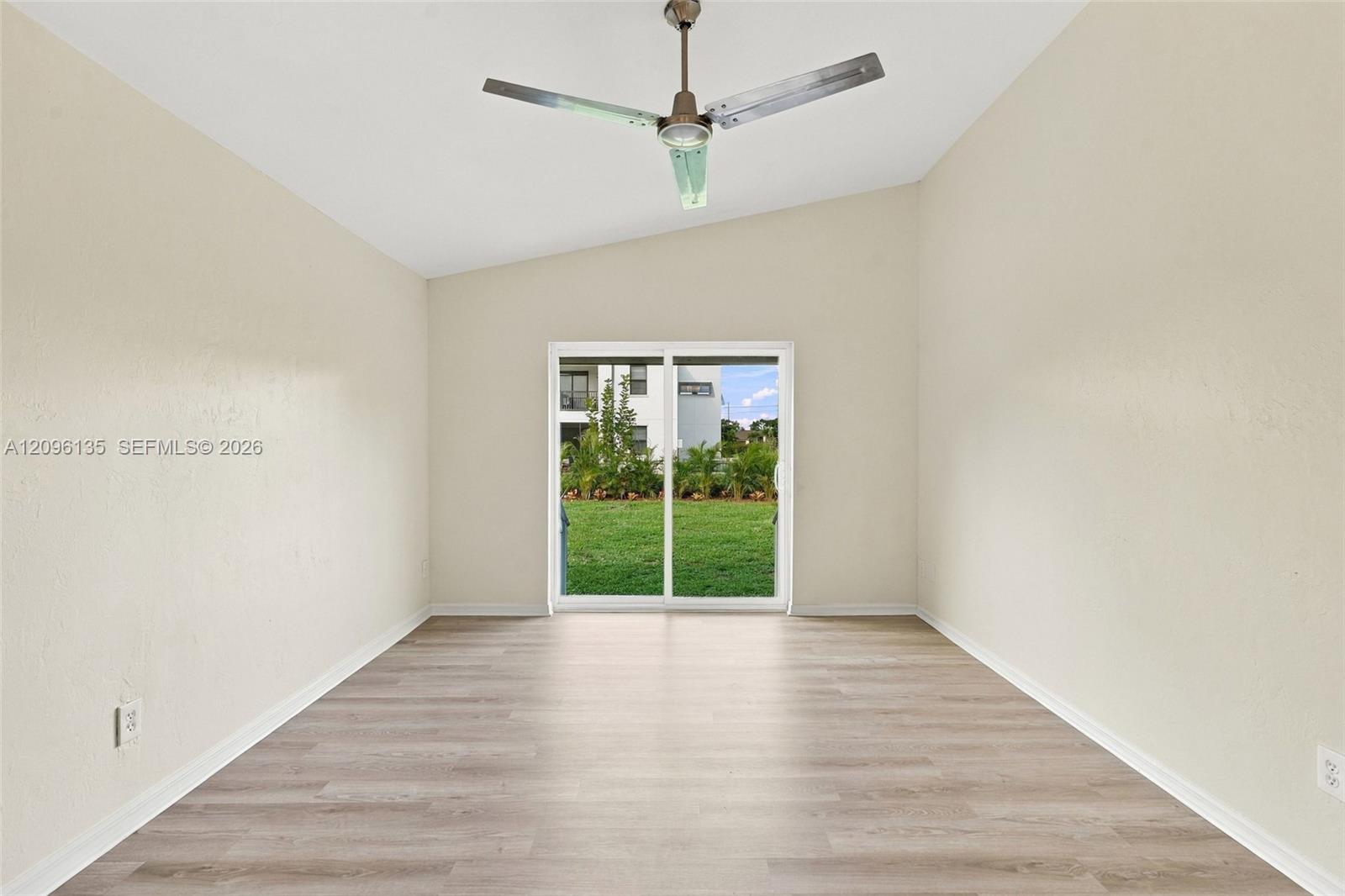 A12096135 Property Photo 15