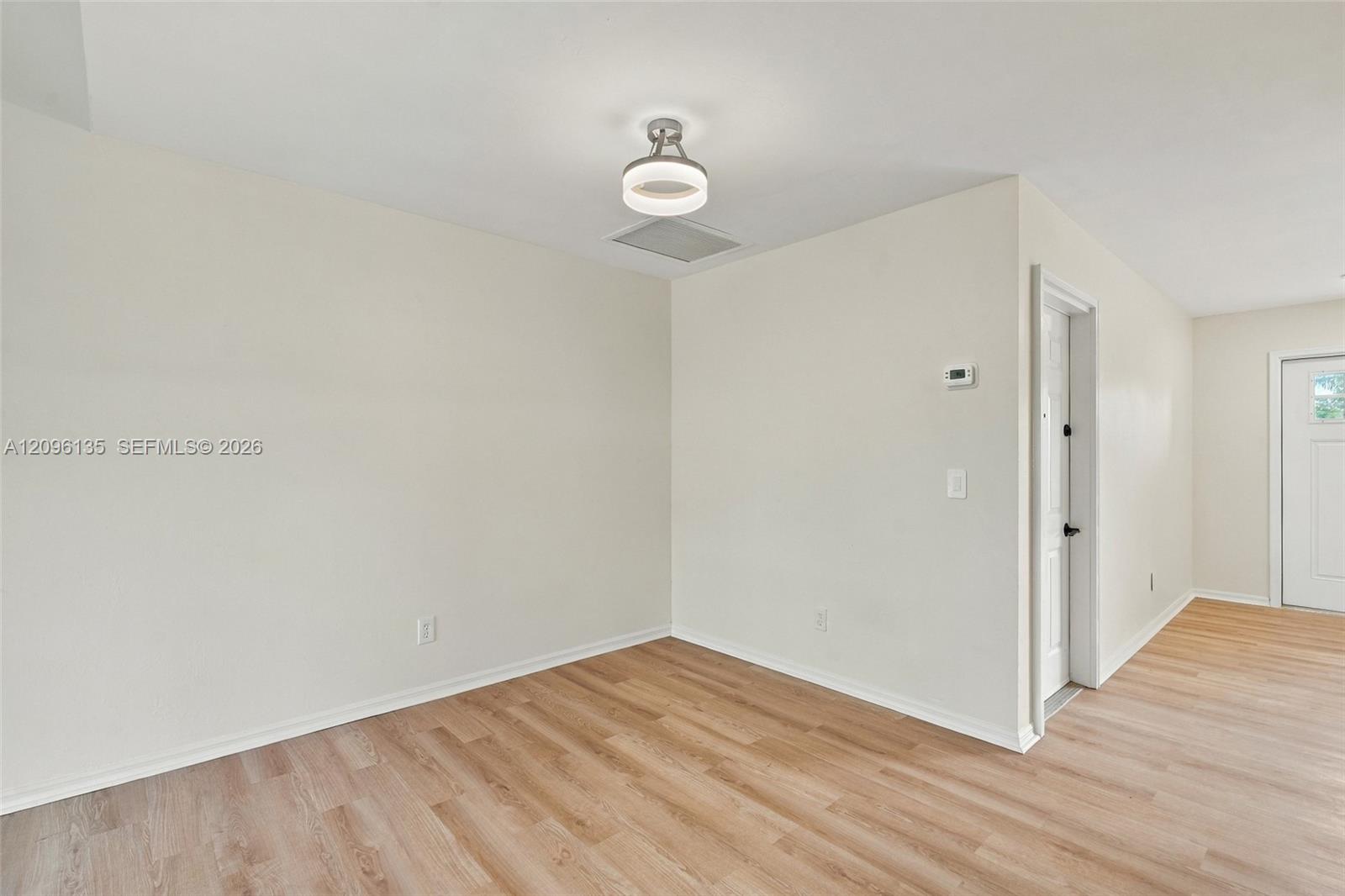 A12096135 Property Photo 17