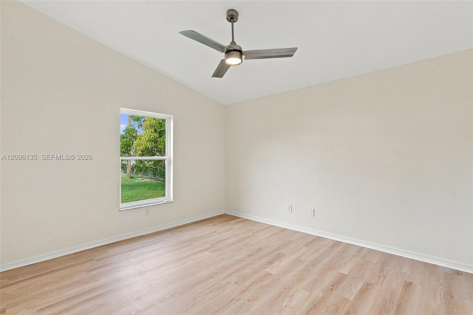 A12096135 Property Photo 18