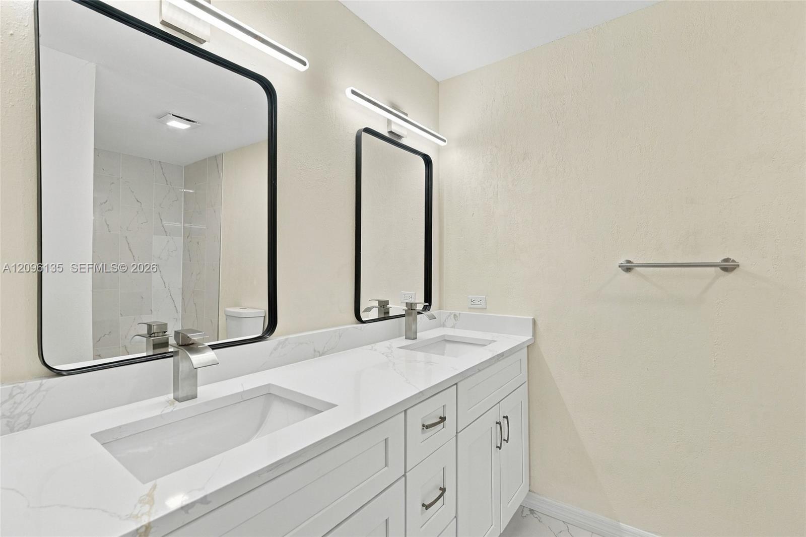 A12096135 Property Photo 19